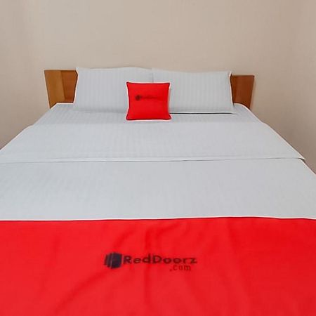 Hotel Reddoorz Syariah Near Tugu Lampu Gentur Cianjur Esterno foto