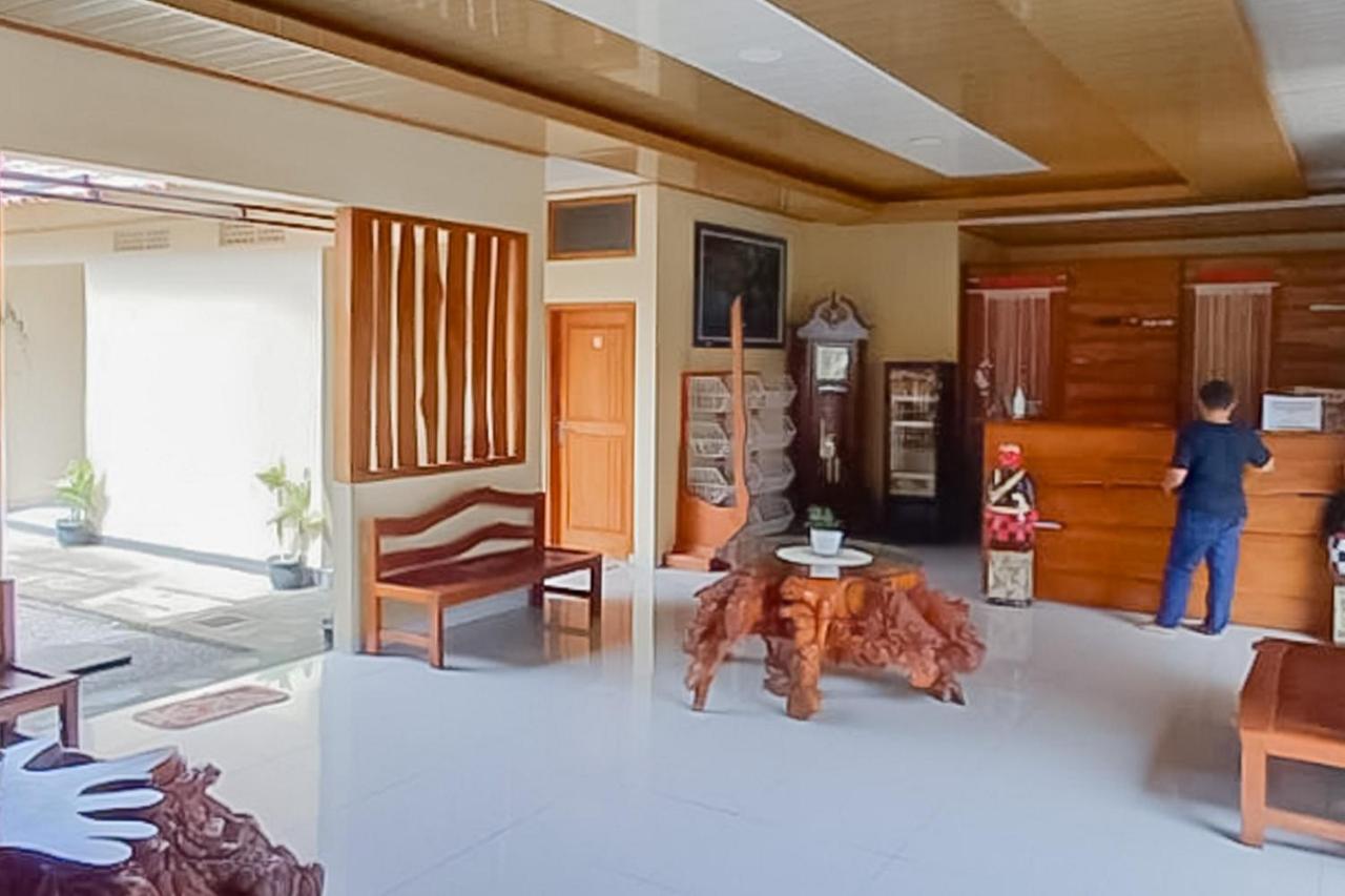 Hotel Reddoorz Syariah Near Tugu Lampu Gentur Cianjur Esterno foto
