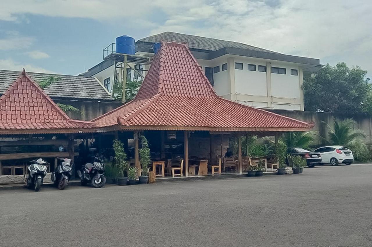 Hotel Reddoorz Syariah Near Tugu Lampu Gentur Cianjur Esterno foto