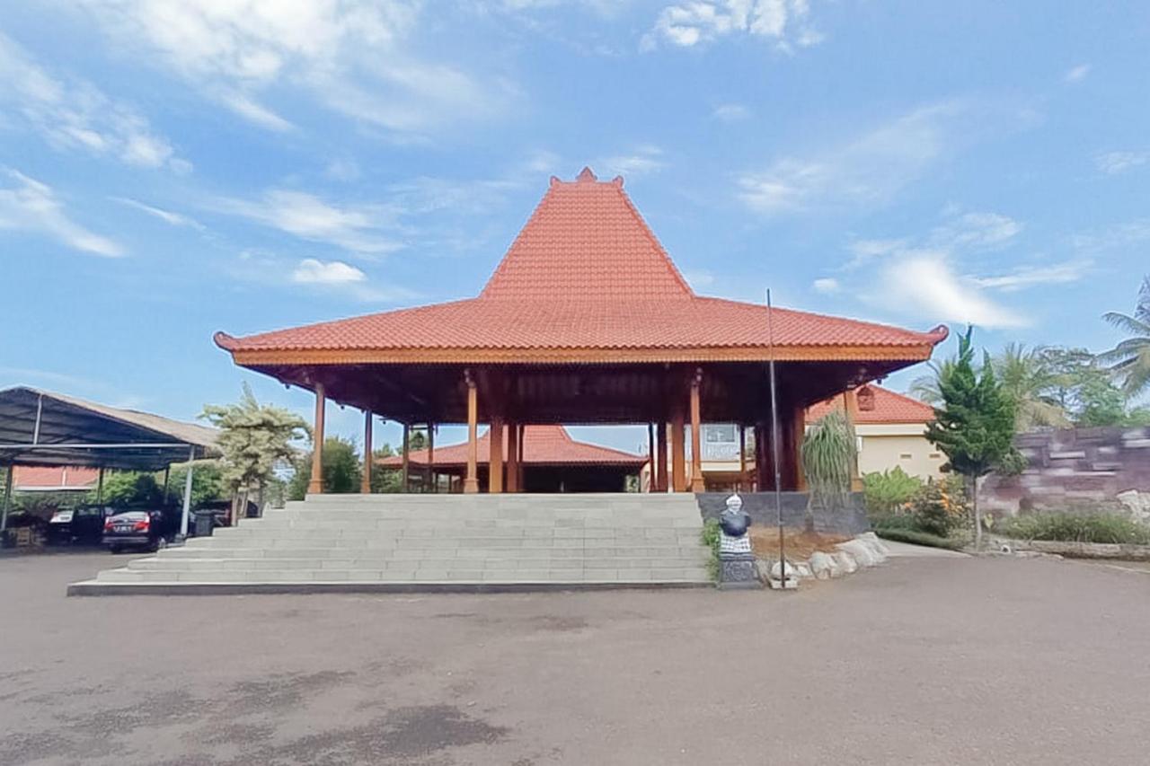 Hotel Reddoorz Syariah Near Tugu Lampu Gentur Cianjur Esterno foto