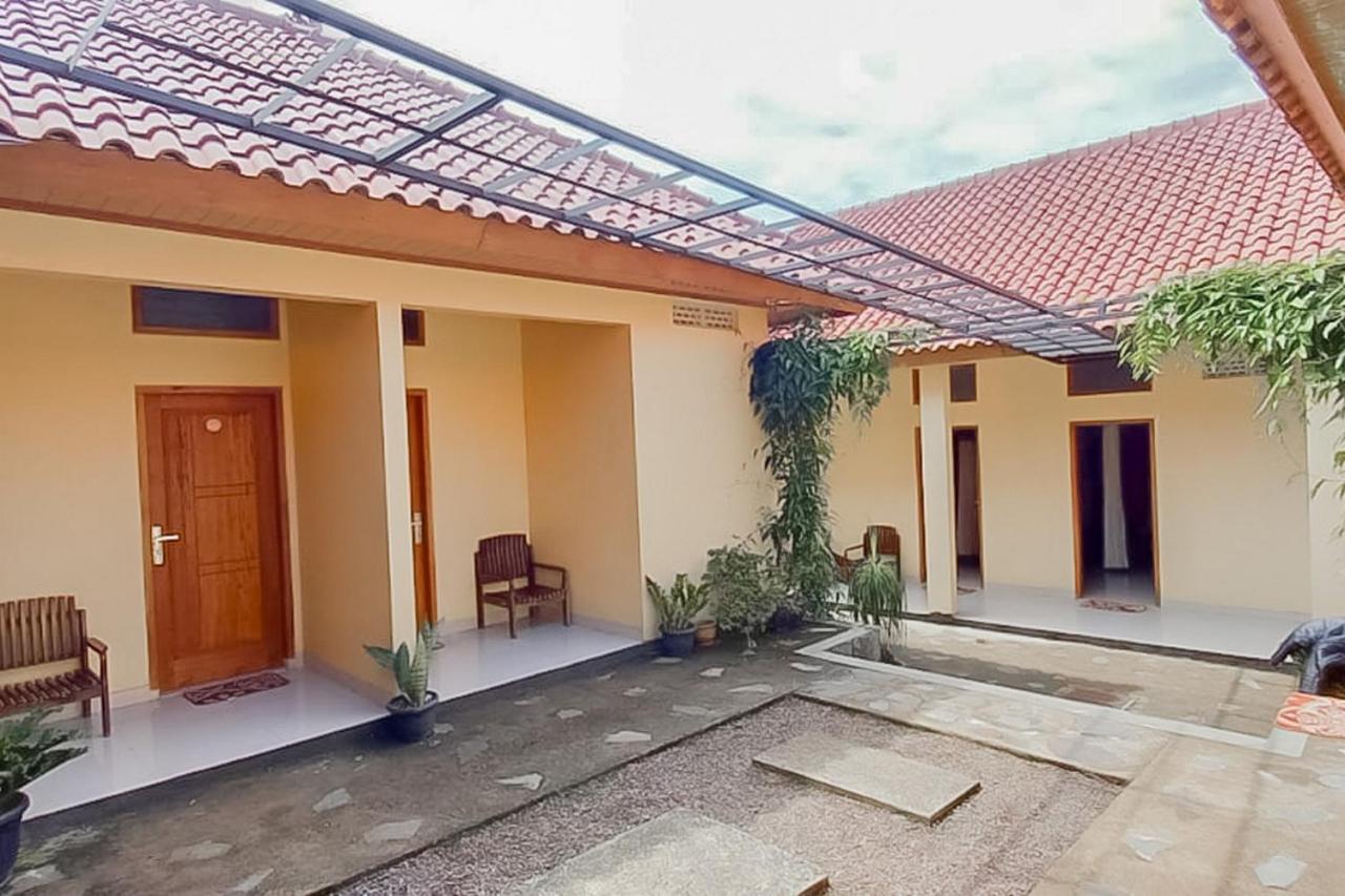 Hotel Reddoorz Syariah Near Tugu Lampu Gentur Cianjur Esterno foto