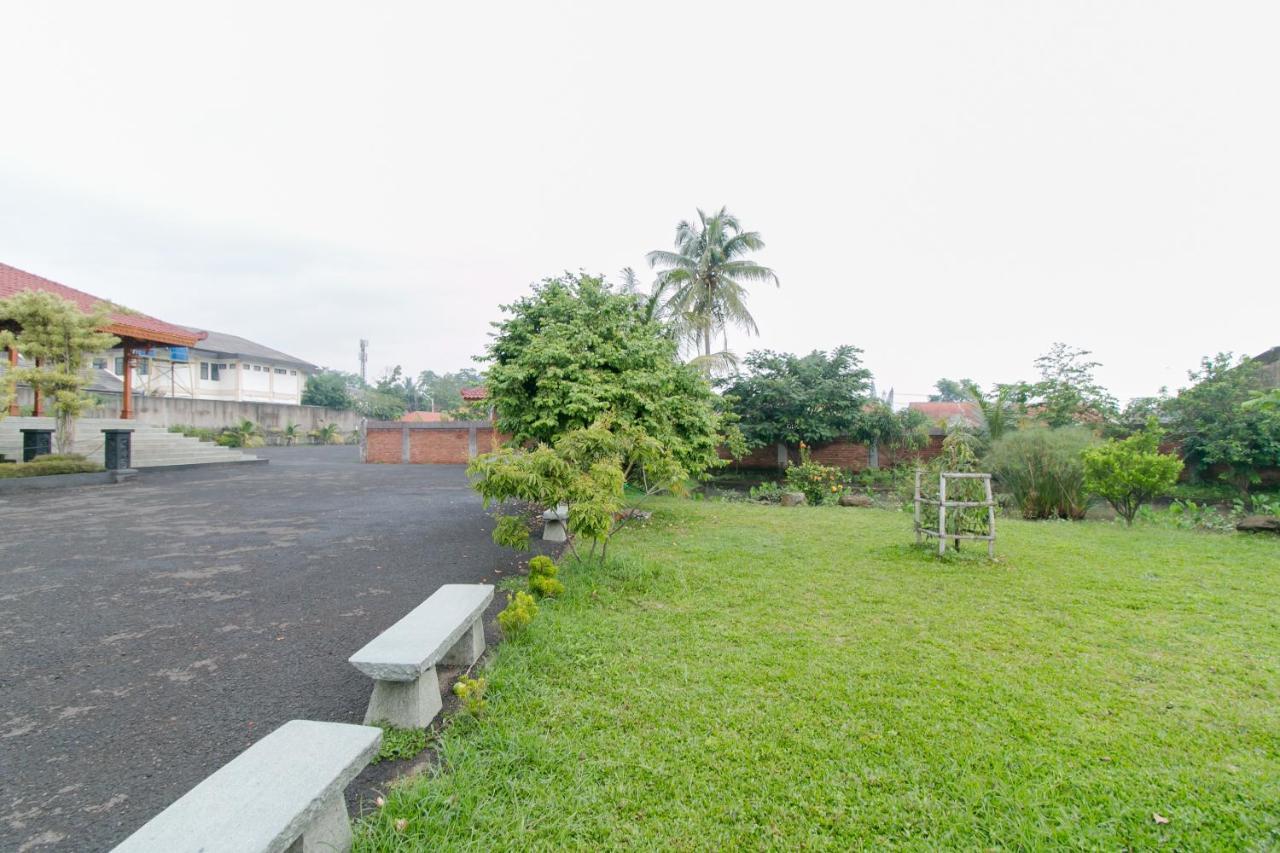 Hotel Reddoorz Syariah Near Tugu Lampu Gentur Cianjur Esterno foto